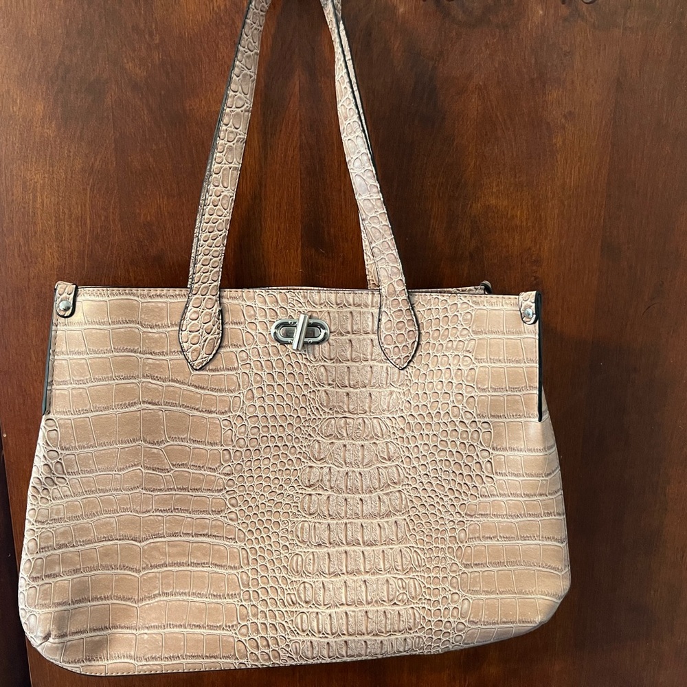 Elegant Tan Crocodile-Embossed Women's Bag